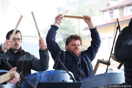 Dobrodošel mamut v Kamniku je dobil svoje mesto bronasti mamut v naravni velikosti, ki stoji v Mamutovem parku (11)